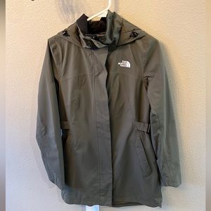 Like New: The North Face Women’s Jacket; Medium, Olive
